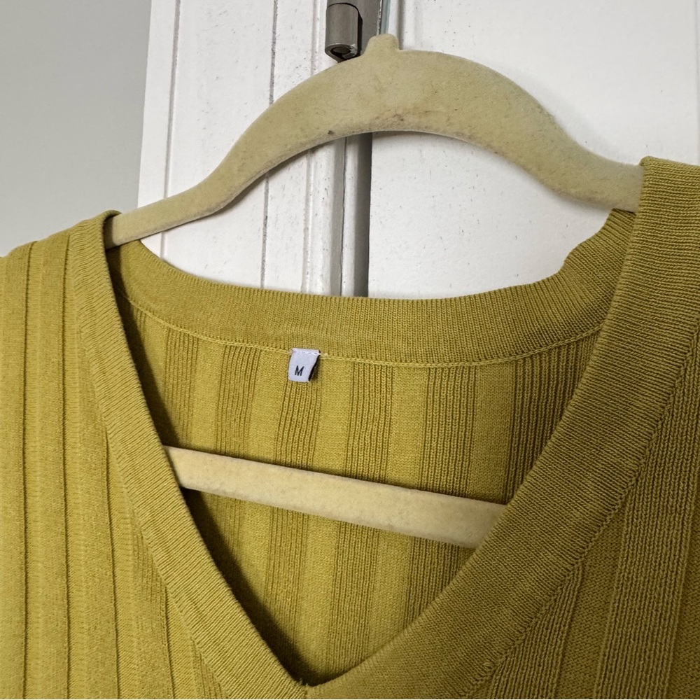 V-Neck Ribbed Knit Matching Set - Picture 3 of 6